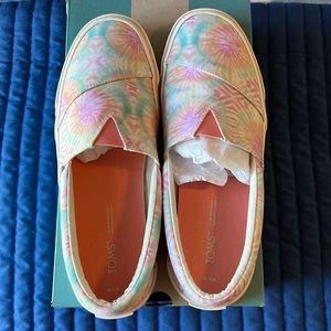 TOMS Alpargata Fenix slip ons 9.5 tie dye BNWT